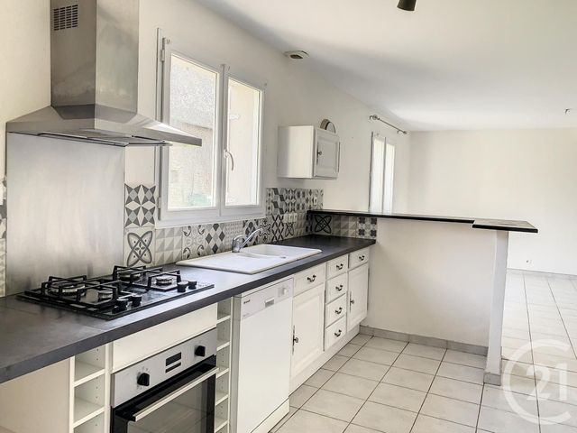 Maison &agrave; louer - 5 pi&egrave;ces - 103,35 m2 - Lanvallay - 22 - BRETAGNE