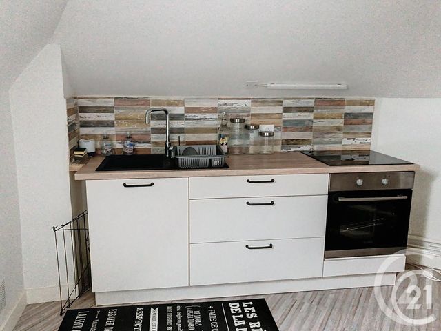 Appartement T1 &agrave; louer - 1 pi&egrave;ce - 27,92 m2 - Dinan - 22 - BRETAGNE