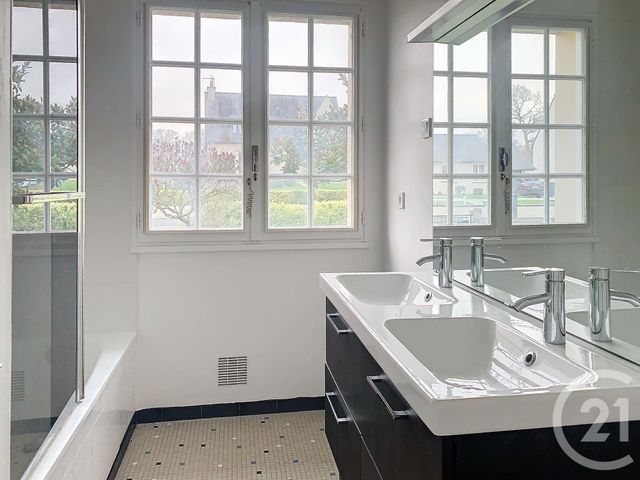 Maison &agrave; louer - 3 pi&egrave;ces - 74,55 m2 - Miniac Morvan - 35 - BRETAGNE