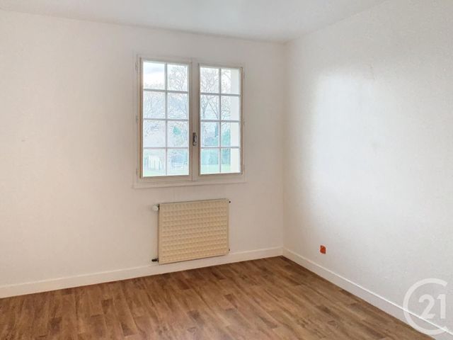 Maison &agrave; louer - 3 pi&egrave;ces - 74,55 m2 - Miniac Morvan - 35 - BRETAGNE