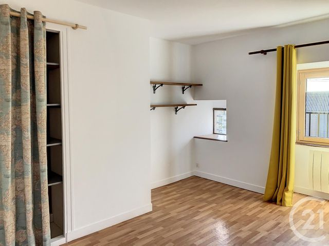 Maison &agrave; louer - 4 pi&egrave;ces - 138,21 m2 - Calorguen - 22 - BRETAGNE