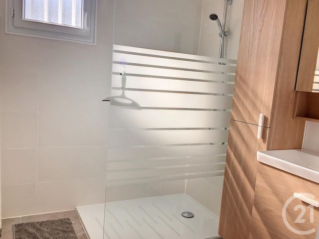 Maison &agrave; louer - 4 pi&egrave;ces - 76,03 m2 - Lanvallay - 22 - BRETAGNE