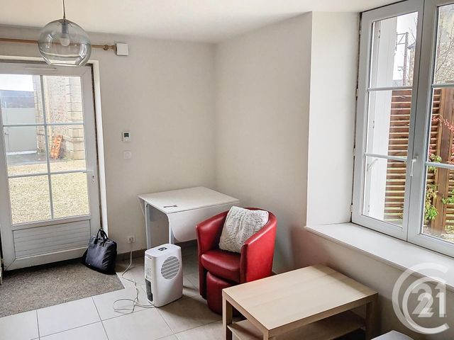 Maison &agrave; louer - 1 pi&egrave;ce - 25,71 m2 - Dinan - 22 - BRETAGNE