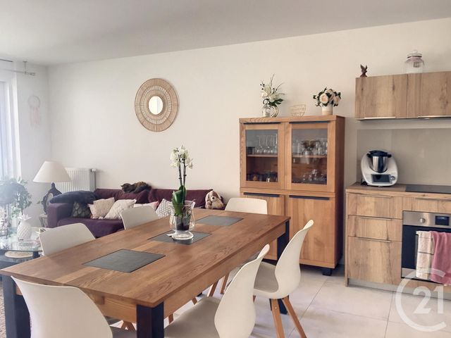 Appartement F3 &agrave; louer - 3 pi&egrave;ces - 69,80 m2 - Dinan - 22 - BRETAGNE