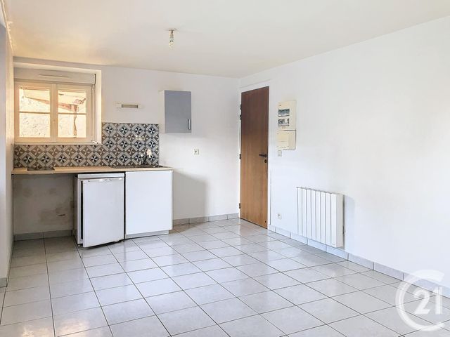 Appartement F1 &agrave; louer - 1 pi&egrave;ce - 30,13 m2 - Dinan - 22 - BRETAGNE