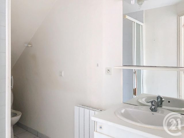 Appartement F1 &agrave; louer - 1 pi&egrave;ce - 30,13 m2 - Dinan - 22 - BRETAGNE