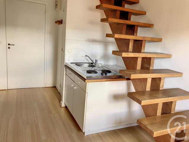 Appartement F1 &agrave; louer - 1 pi&egrave;ce - 15,92 m2 - Dinan - 22 - BRETAGNE