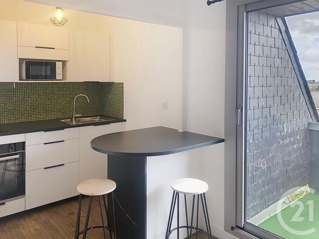 Appartement T1 &agrave; louer - 1 pi&egrave;ce - 36,95 m2 - Dinan - 22 - BRETAGNE