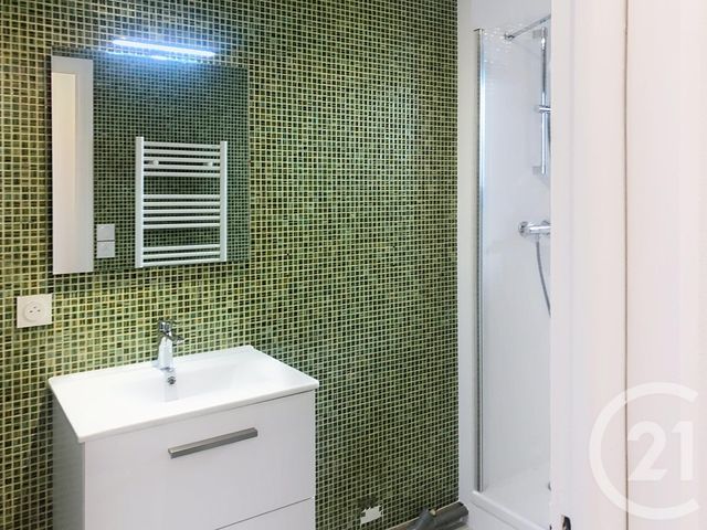 Appartement T1 &agrave; louer - 1 pi&egrave;ce - 36,95 m2 - Dinan - 22 - BRETAGNE