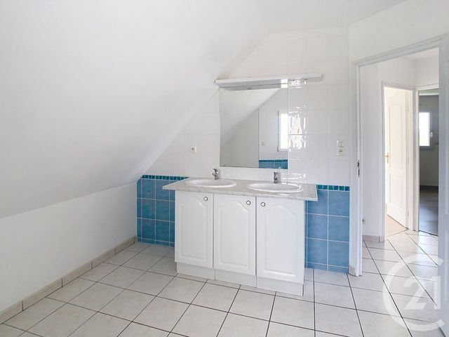 Maison &agrave; louer - 4 pi&egrave;ces - 109 m2 - Quevert - 22 - BRETAGNE