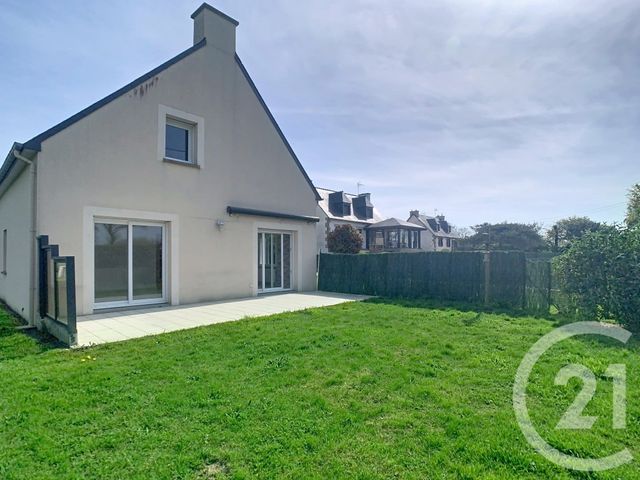 Maison &agrave; louer - 4 pi&egrave;ces - 109 m2 - Quevert - 22 - BRETAGNE