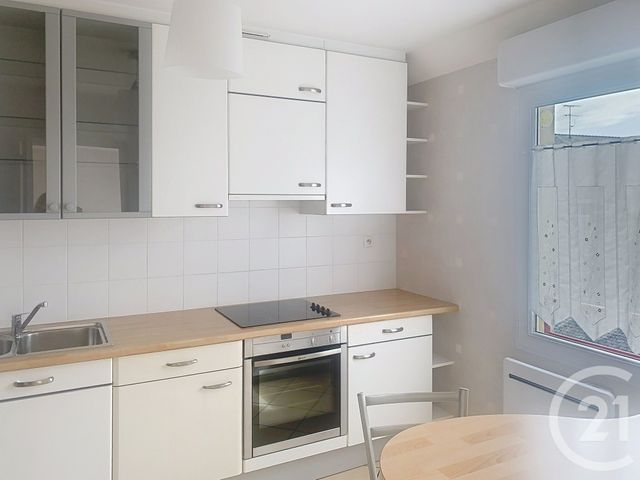 Appartement F3 &agrave; louer - 3 pi&egrave;ces - 81,80 m2 - Dinan - 22 - BRETAGNE