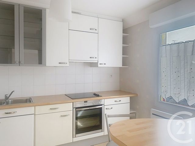 Appartement F3 &agrave; louer - 3 pi&egrave;ces - 81,80 m2 - Dinan - 22 - BRETAGNE