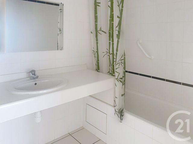 Appartement F3 &agrave; louer - 3 pi&egrave;ces - 81,80 m2 - Dinan - 22 - BRETAGNE