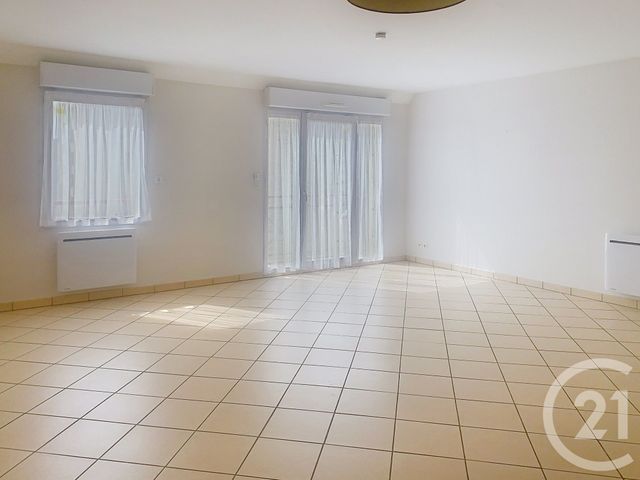 Appartement F3 &agrave; louer - 3 pi&egrave;ces - 81,80 m2 - Dinan - 22 - BRETAGNE