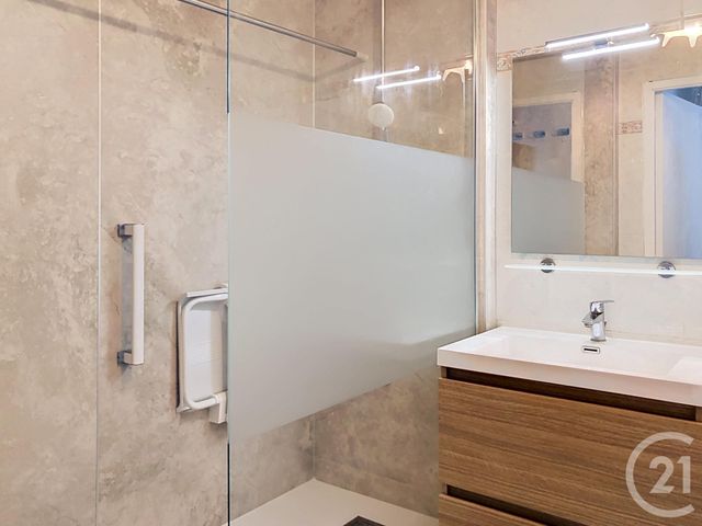 Appartement F3 &agrave; louer - 3 pi&egrave;ces - 59,18 m2 - Dinan - 22 - BRETAGNE