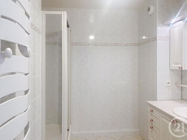 Appartement F4 &agrave; louer - 4 pi&egrave;ces - 93,75 m2 - Dinan - 22 - BRETAGNE