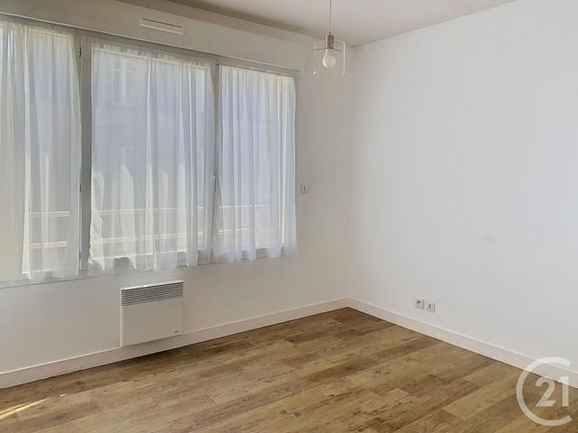 Appartement F4 &agrave; louer - 4 pi&egrave;ces - 93,75 m2 - Dinan - 22 - BRETAGNE
