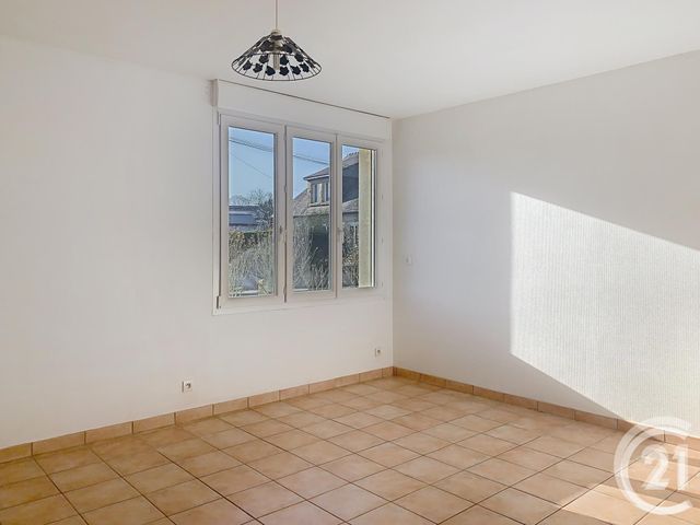Maison &agrave; louer - 4 pi&egrave;ces - 106 m2 - Plumaudan - 22 - BRETAGNE