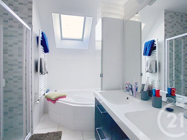 Maison &agrave; louer - 7 pi&egrave;ces - 195,75 m2 - Dinan - 22 - BRETAGNE