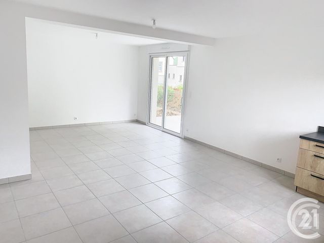 Maison &agrave; louer - 5 pi&egrave;ces - 107,90 m2 - Quevert - 22 - BRETAGNE