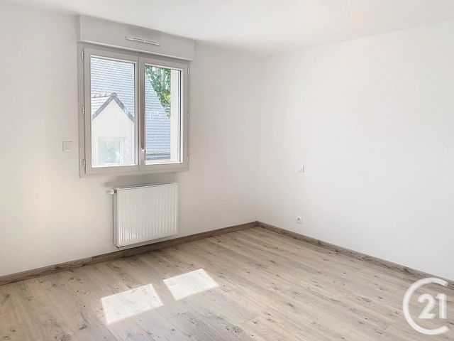 Maison &agrave; louer - 5 pi&egrave;ces - 107,90 m2 - Quevert - 22 - BRETAGNE