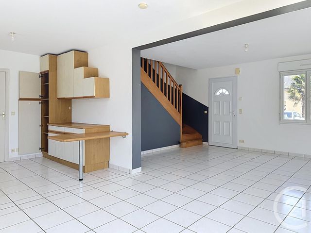 Maison &agrave; louer - 4 pi&egrave;ces - 83,47 m2 - Caulnes - 22 - BRETAGNE