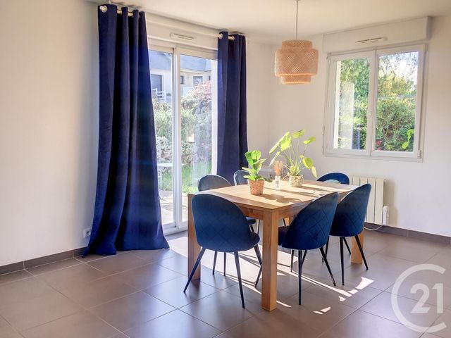 Maison &agrave; louer - 4 pi&egrave;ces - 90,36 m2 - Lehon - 22 - BRETAGNE