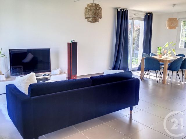 Maison &agrave; louer - 4 pi&egrave;ces - 90,36 m2 - Lehon - 22 - BRETAGNE