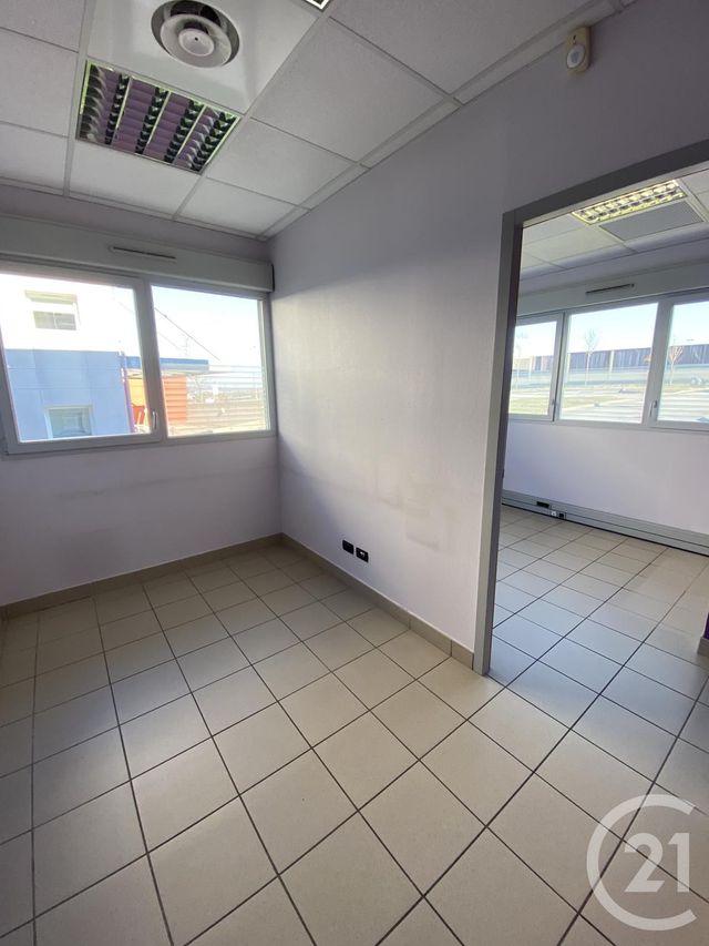 Bureaux à louer - 250.0 m2 - 25 - Doubs