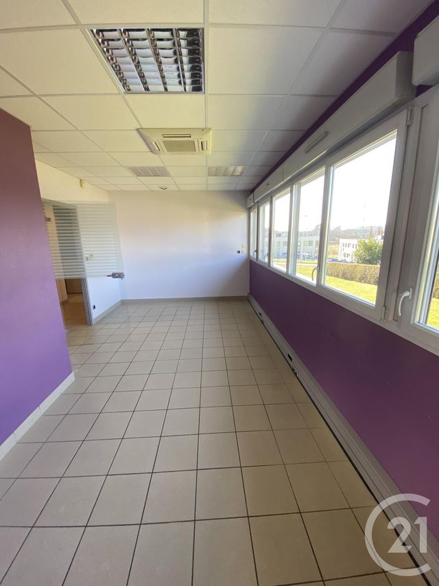 Bureaux à louer - 250.0 m2 - 25 - Doubs