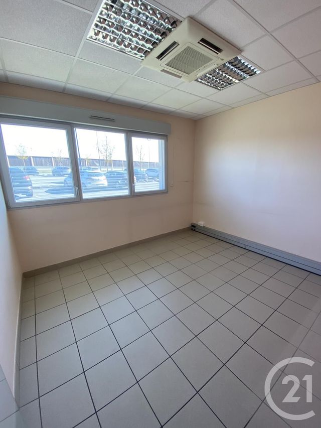 Bureaux à louer - 250.0 m2 - 25 - Doubs