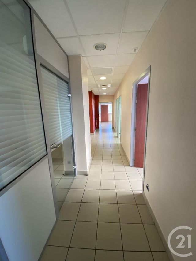 Bureaux à louer - 250.0 m2 - 25 - Doubs