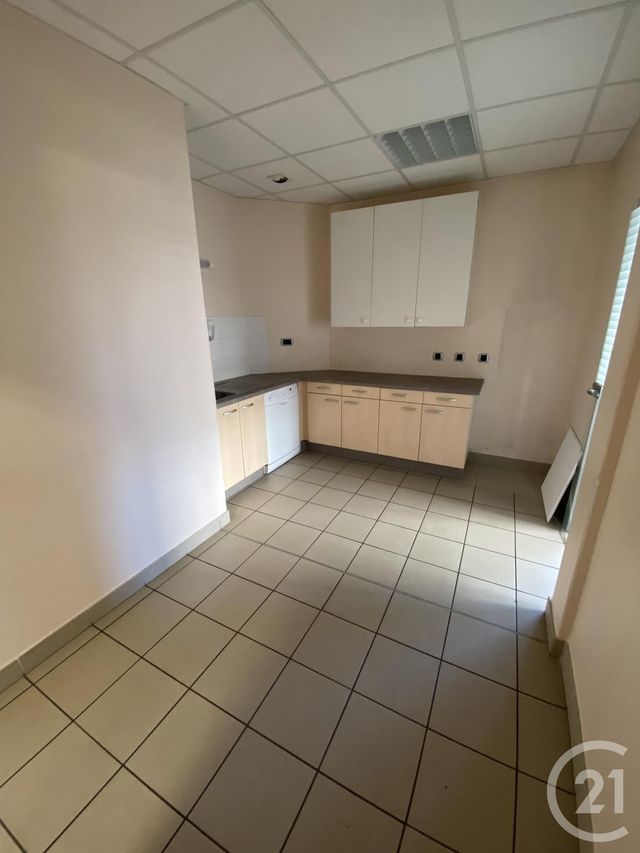 Bureaux à louer - 250.0 m2 - 25 - Doubs