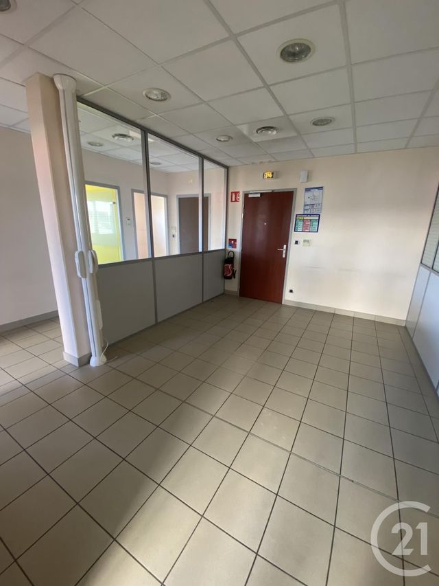 Bureaux à louer - 250.0 m2 - 25 - Doubs