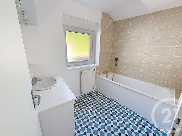 Appartement F1 &agrave; louer - 1 pi&egrave;ce - 27,85 m2 - Beaucourt - 90 - FRANCHE-COMTE