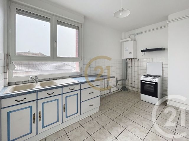 Appartement F4 &agrave; louer - 4 pi&egrave;ces - 72 m2 - Sochaux - 25 - FRANCHE-COMTE