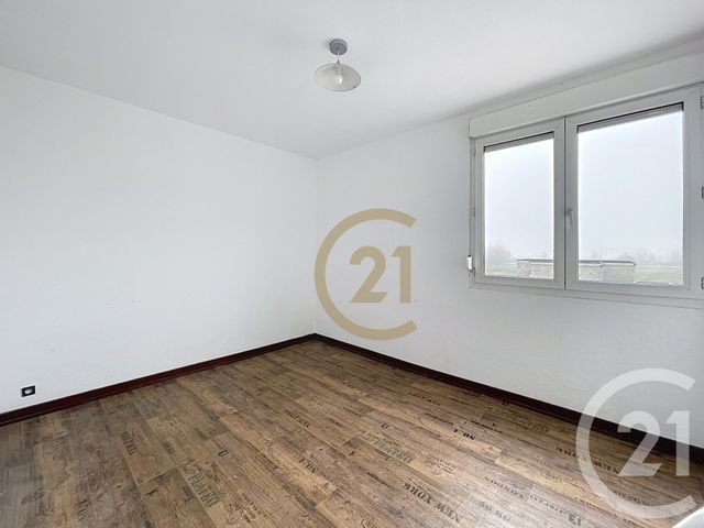 Appartement F4 &agrave; louer - 4 pi&egrave;ces - 72 m2 - Sochaux - 25 - FRANCHE-COMTE
