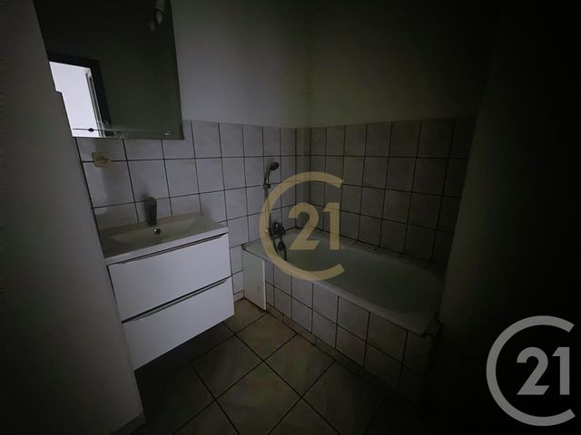 Appartement F4 &agrave; louer - 4 pi&egrave;ces - 72 m2 - Sochaux - 25 - FRANCHE-COMTE