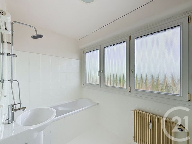 Appartement F4 &agrave; louer - 4 pi&egrave;ces - 75,03 m2 - Seloncourt - 25 - FRANCHE-COMTE