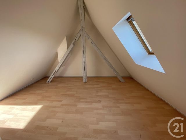 Appartement F5 &agrave; louer - 5 pi&egrave;ces - 65,11 m2 - Delle - 90 - FRANCHE-COMTE