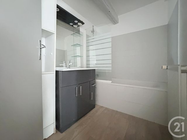 Appartement F5 &agrave; louer - 5 pi&egrave;ces - 65,11 m2 - Delle - 90 - FRANCHE-COMTE