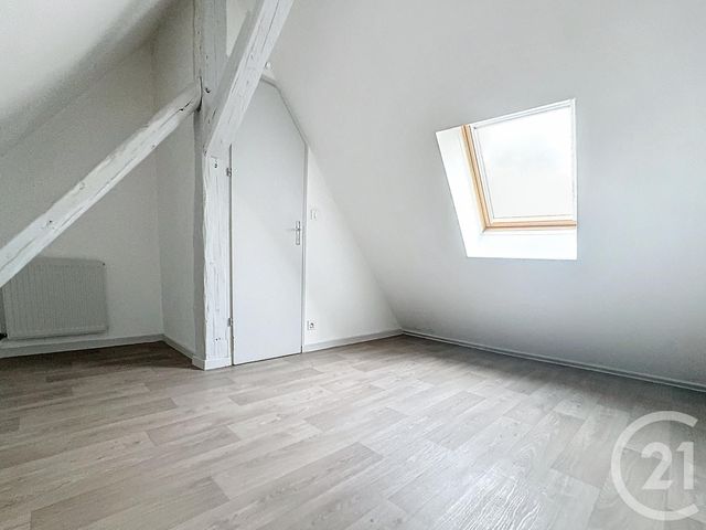 Appartement F5 &agrave; louer - 5 pi&egrave;ces - 65,11 m2 - Delle - 90 - FRANCHE-COMTE