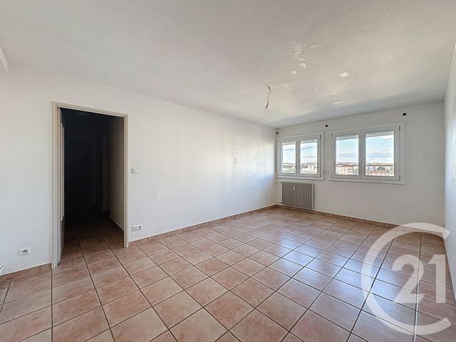 Appartement F4 &agrave; louer - 4 pi&egrave;ces - 73,01 m2 - Sochaux - 25 - FRANCHE-COMTE