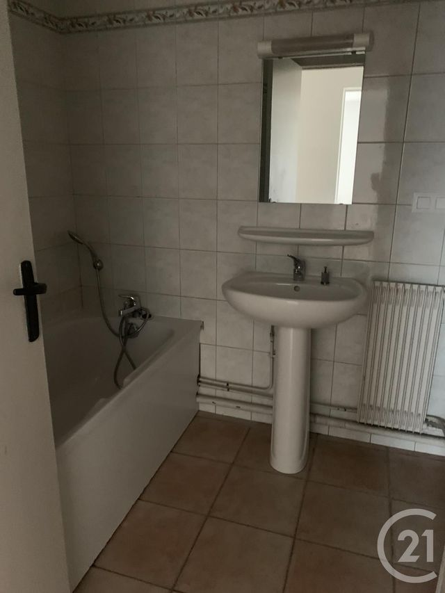 Appartement F4 &agrave; louer - 4 pi&egrave;ces - 73,01 m2 - Sochaux - 25 - FRANCHE-COMTE