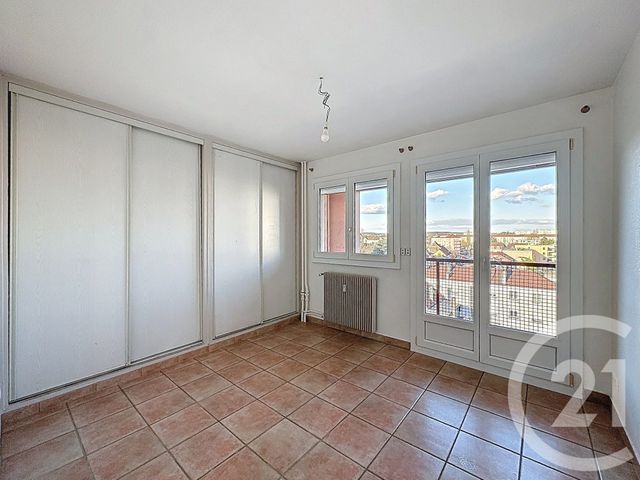 Appartement F4 &agrave; louer - 4 pi&egrave;ces - 73,01 m2 - Sochaux - 25 - FRANCHE-COMTE