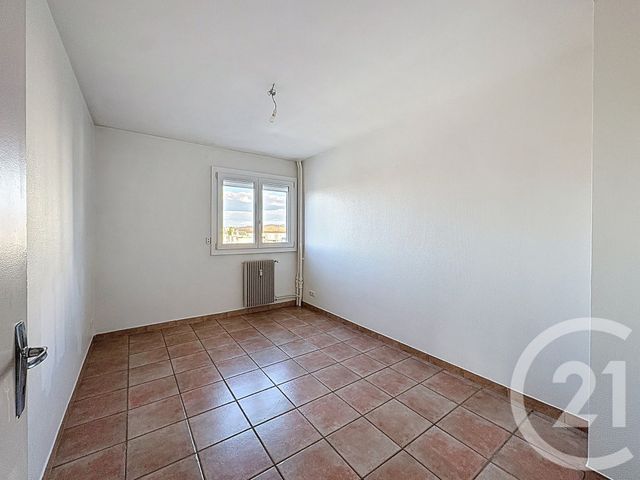 Appartement F4 &agrave; louer - 4 pi&egrave;ces - 73,01 m2 - Sochaux - 25 - FRANCHE-COMTE
