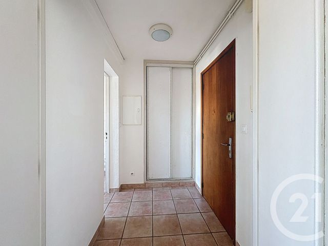 Appartement F4 &agrave; louer - 4 pi&egrave;ces - 73,01 m2 - Sochaux - 25 - FRANCHE-COMTE