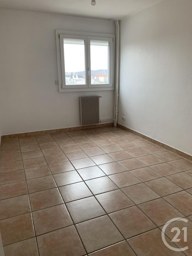 Appartement F4 &agrave; louer - 4 pi&egrave;ces - 73,01 m2 - Sochaux - 25 - FRANCHE-COMTE