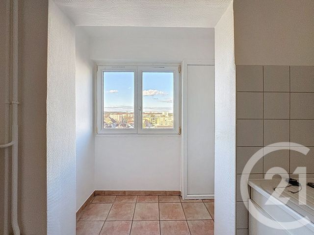 Appartement F4 &agrave; louer - 4 pi&egrave;ces - 73,01 m2 - Sochaux - 25 - FRANCHE-COMTE